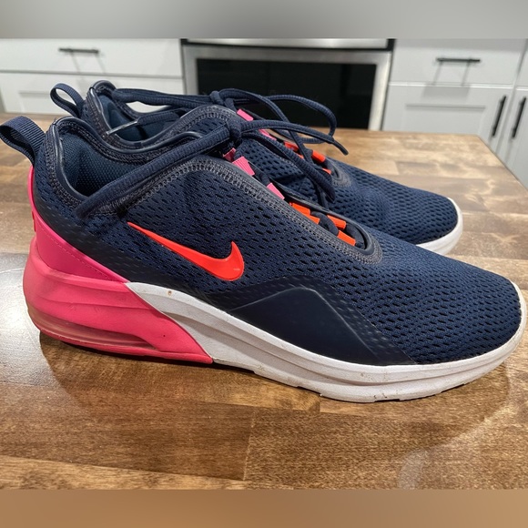 Nike Air Sneakers - Picture 2 of 3